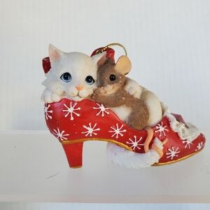 Charming Tails "Friends Fit Right In" Cat Mouse In Shoe Resin Figurine Ornament